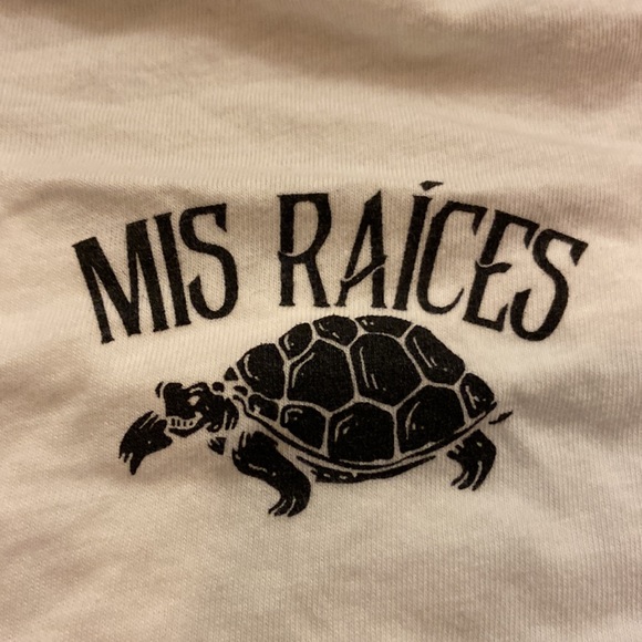 Mis Raíces - Strong like Adelita - Mens size large t-shirt - Picture 5 of 5